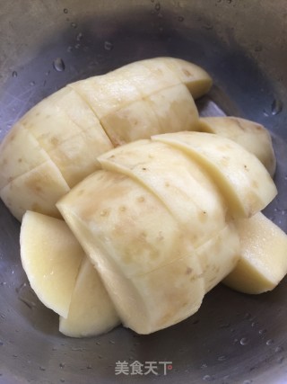 东北扁豆炖上肉步骤1