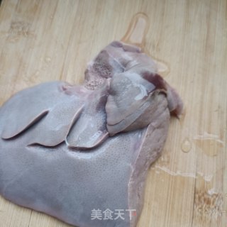 蒜苔炒猪肝步骤2
