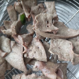 蒜苔炒猪肝步骤5
