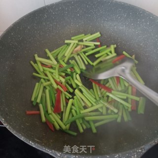 蒜苔炒猪肝步骤9