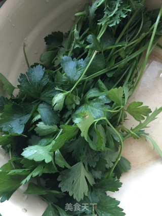 芹菜炒牛筋丸步骤1