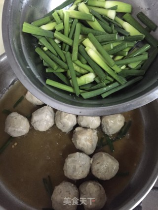 芹菜炒牛筋丸步骤5