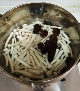 白玉菇炒肉丝步骤8