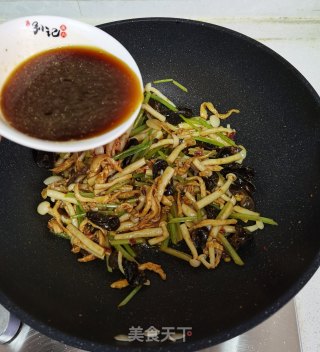 白玉菇炒肉丝步骤13