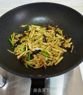 白玉菇炒肉丝步骤15