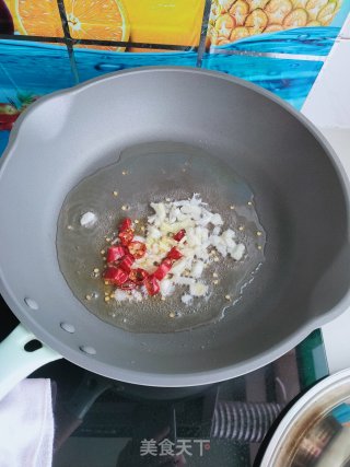 清炒桑树叶步骤5