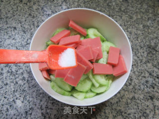 佐餐盐方鸡蛋炒黄瓜片步骤4