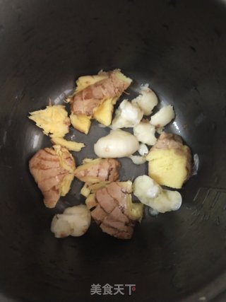 电饭煲香甜鸡翅步骤5