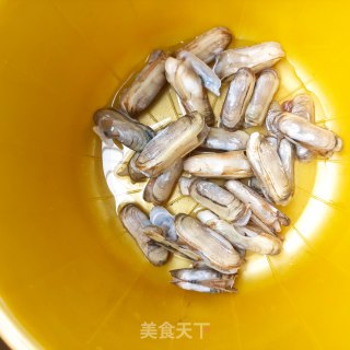 蒜蓉蛏子粉步骤2