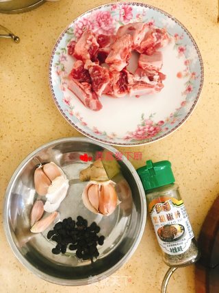 下饭菜豉汁排骨步骤1