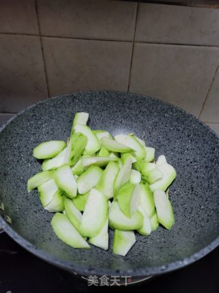 姜丝炒丝瓜步骤3