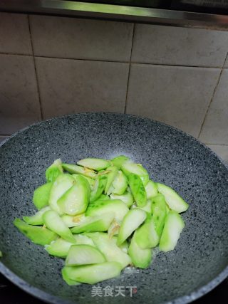 姜丝炒丝瓜步骤4