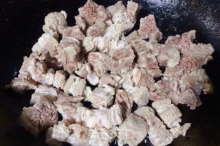 西红柿土豆青菜炖牛肉步骤3