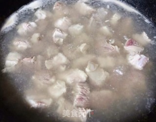 西红柿土豆青菜炖牛肉步骤2