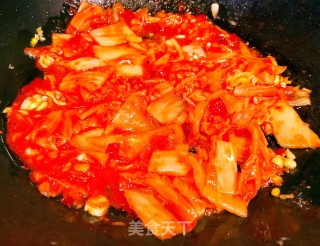 辣白菜金针菇猪头肉豆腐汤步骤6