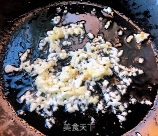 韭菜胡萝卜炒鱿鱼#家常小炒#步骤8