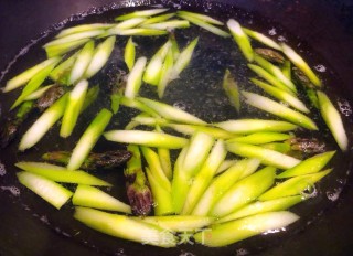 芦笋香菇炒鸡蛋#家常小炒#步骤4