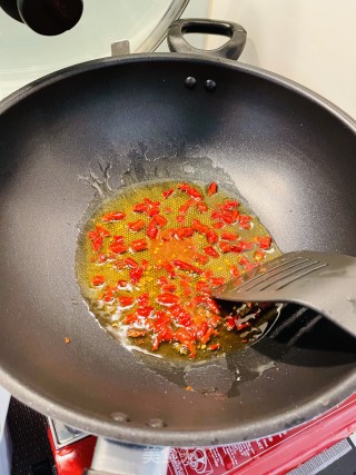 炝炒南瓜叶步骤2