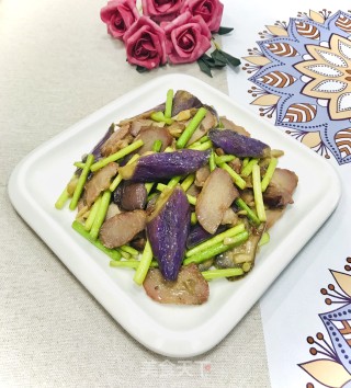 叉烧炒茄子蒜薹步骤11