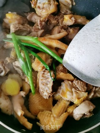 酱焖鸡步骤4