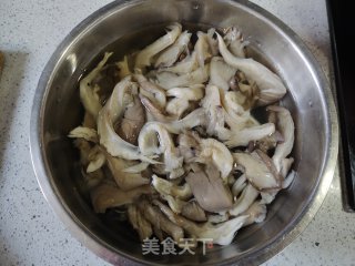 奶白菜炒平菇步骤1