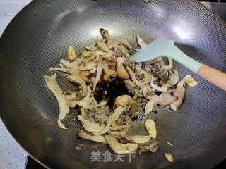 奶白菜炒平菇步骤7