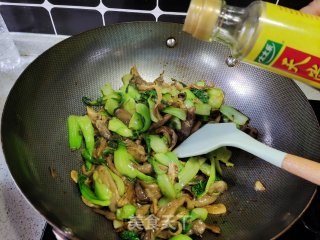 奶白菜炒平菇步骤9
