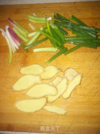 电饭煲烧鸡步骤4