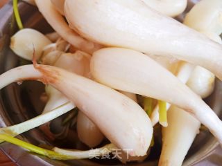 家常荞头小炒步骤1