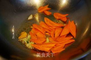 冻豆腐炒青椒步骤2