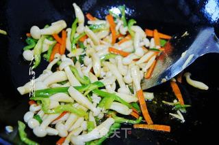 鸡胸肉炒白玉菇步骤7
