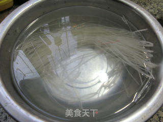 肉片牛心菜炒铁棍山药粉条步骤3