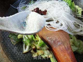 肉片牛心菜炒铁棍山药粉条步骤12