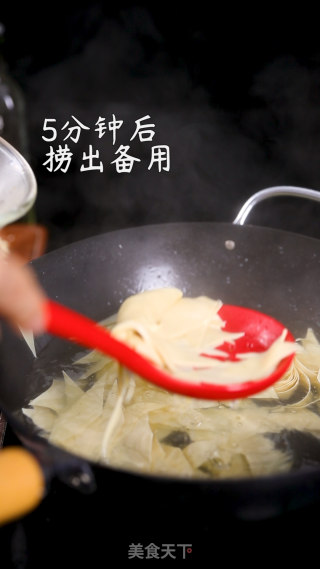 东北家常菜：辣椒干豆腐步骤5