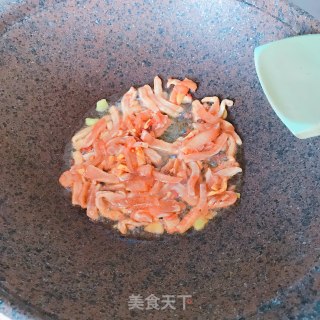 鸡肉炒蒜苔步骤5
