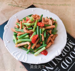 鸡肉炒蒜苔步骤10