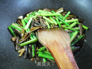 蒜薹炒鳝丝步骤12