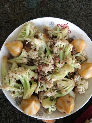 牛肉粒翻炒白菜花步骤8