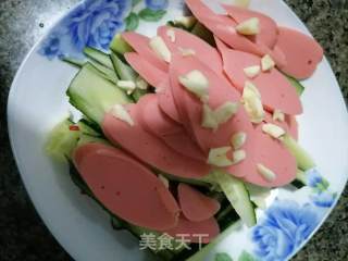 火腿肠炒黄瓜步骤1