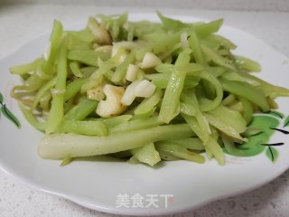 蒜蓉莴笋步骤7