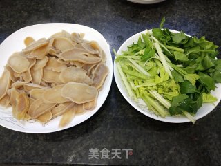 芹菜炒土豆干步骤4