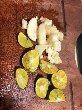 炒青柠鱿鱼干步骤3