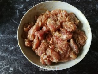芹菜肉片炒年糕步骤4