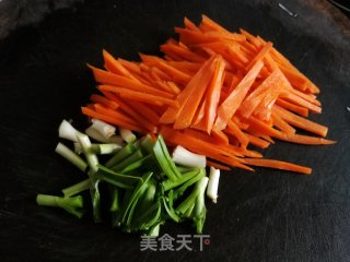 芹菜肉片炒年糕步骤5