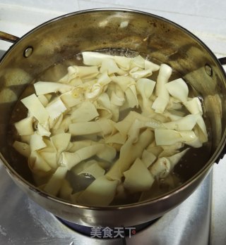 肉末豆腐皮炖粉条步骤5