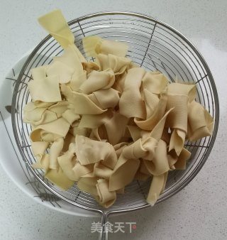 肉末豆腐皮炖粉条步骤6