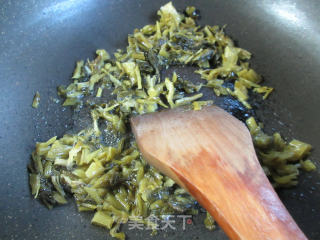 咸菜豆腐皮花菜步骤4