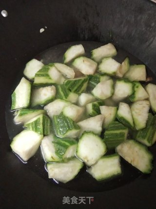 丝瓜煮水饺步骤5