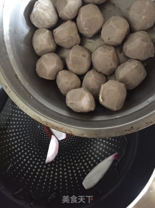 洋葱蒜苔炒牛筋丸步骤5