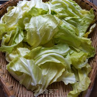 炝炒手撕莲花白步骤1